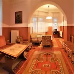 Muskatli Ueduelohaz 2*