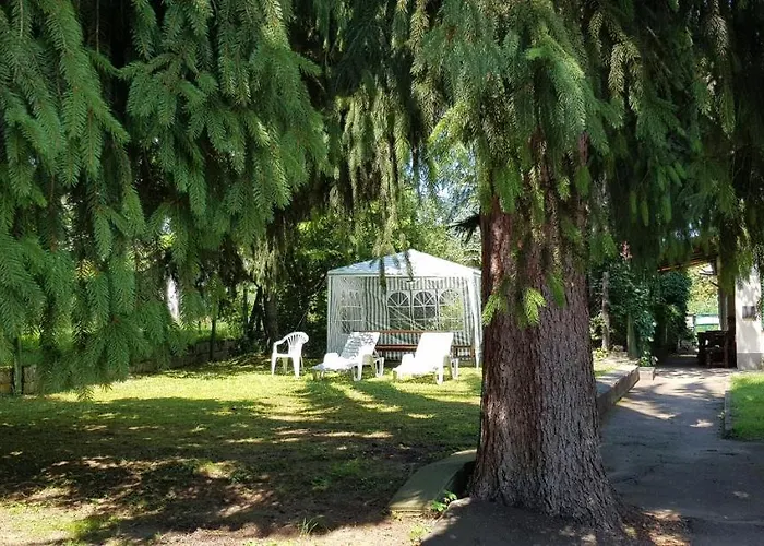 Muskatli Ueduelohaz 2* Parad