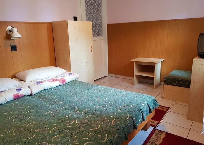 Muskatli Ueduelohaz Bed & Breakfast 2*